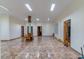 6 Room Shophouse For Rent - BKK1, Phnom Penh thumbnail