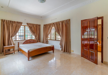 6 Room Shophouse For Rent - BKK1, Phnom Penh thumbnail