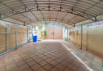 6 Room Shophouse For Rent - BKK1, Phnom Penh thumbnail