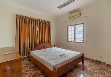 6 Room Shophouse For Rent - BKK1, Phnom Penh thumbnail