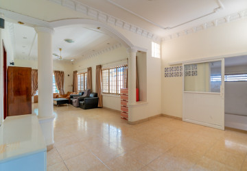 6 Room Shophouse For Rent - BKK1, Phnom Penh thumbnail