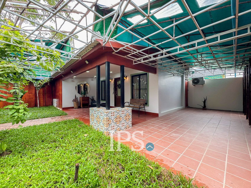 6 Bedroom Villa For Rent - Sangkat Sambour, Siem Reap