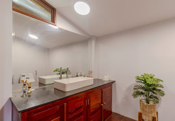 6 Bedroom Villa For Rent - Sangkat Sambour, Siem Reap thumbnail