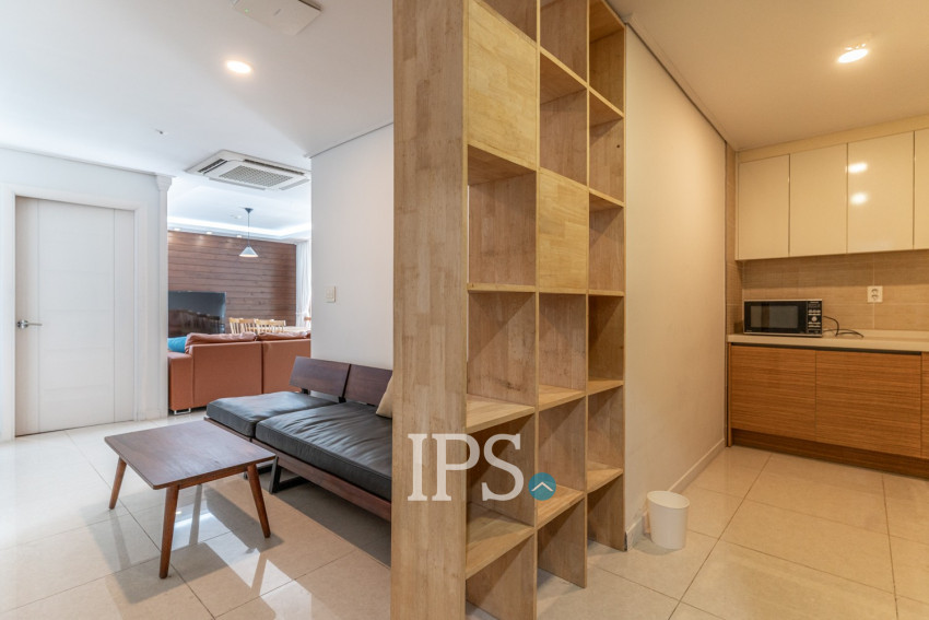 2 Bedroom Condo For Rent - De Castle Royal, BKK1, Phnom Penh