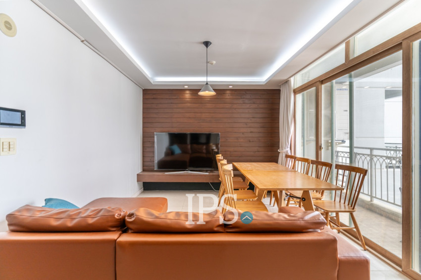 2 Bedroom Condo For Rent - De Castle Royal, BKK1, Phnom Penh