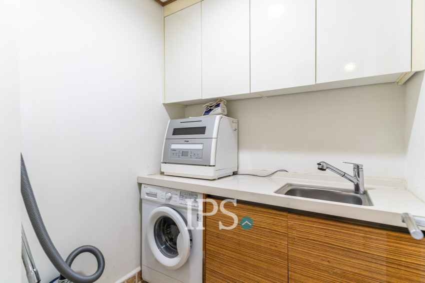 2 Bedroom Condo For Rent - De Castle Royal, BKK1, Phnom Penh