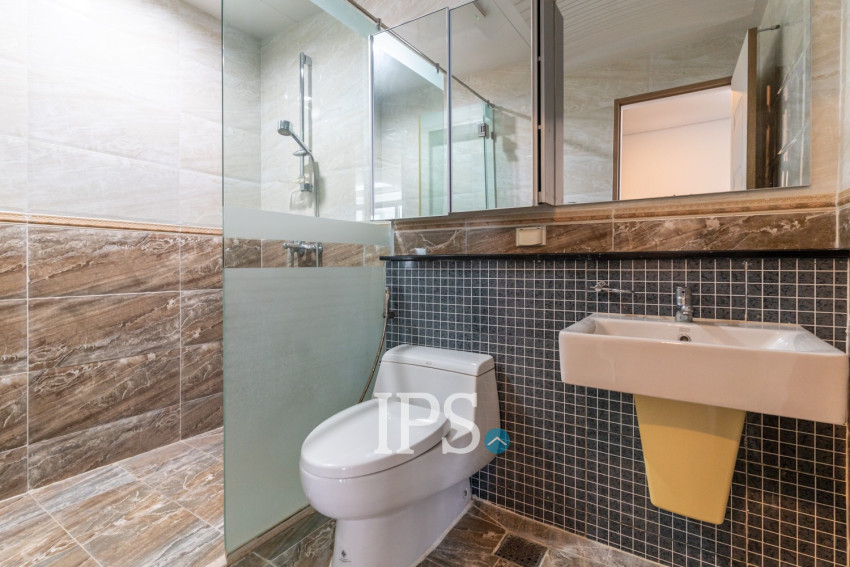 2 Bedroom Condo For Rent - De Castle Royal, BKK1, Phnom Penh