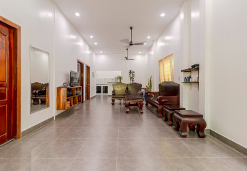 3 Bedroom House For Rent - Kouk Chak, Siem Reap thumbnail