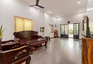 3 Bedroom House For Rent - Kouk Chak, Siem Reap thumbnail