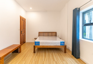 Renovated 2 Bedroom Apartment For Rent - Tonle Bassac, Phnom Penh thumbnail