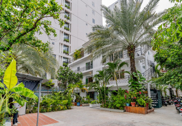 Renovated 2 Bedroom Apartment For Rent - Tonle Bassac, Phnom Penh thumbnail