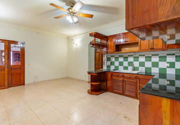 4 Bedroom Villa For Rent - BKK1, Phnom Penh thumbnail