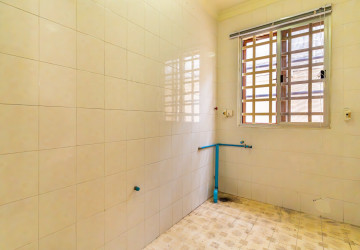 4 Bedroom Villa For Rent - BKK1, Phnom Penh thumbnail