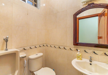 4 Bedroom Villa For Rent - BKK1, Phnom Penh thumbnail