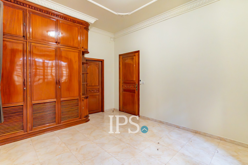 4 Bedroom Villa For Rent - BKK1, Phnom Penh