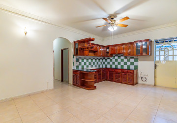 4 Bedroom Villa For Rent - BKK1, Phnom Penh thumbnail