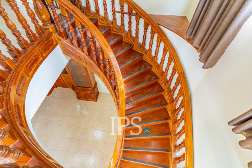 4 Bedroom Villa For Rent - BKK1, Phnom Penh