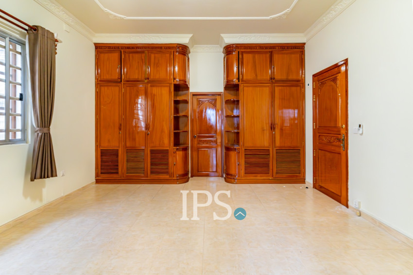 4 Bedroom Villa For Rent - BKK1, Phnom Penh
