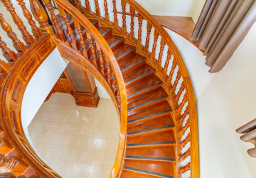 4 Bedroom Villa For Rent - BKK1, Phnom Penh thumbnail