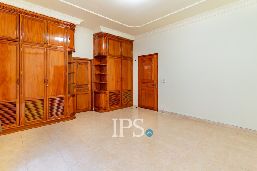 4 Bedroom Villa For Rent - BKK1, Phnom Penh