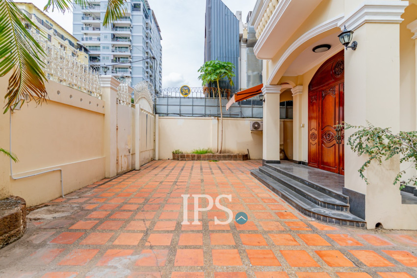 4 Bedroom Villa For Rent - BKK1, Phnom Penh