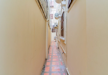 4 Bedroom Villa For Rent - BKK1, Phnom Penh thumbnail