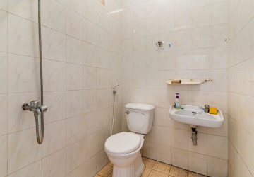 4 Bedroom Villa For Rent - BKK1, Phnom Penh thumbnail