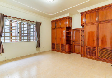 4 Bedroom Villa For Rent - BKK1, Phnom Penh thumbnail