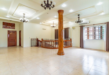 4 Bedroom Villa For Rent - BKK1, Phnom Penh thumbnail