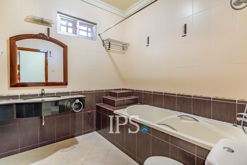 4 Bedroom Villa For Rent - BKK1, Phnom Penh