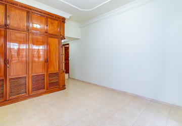 4 Bedroom Villa For Rent - BKK1, Phnom Penh thumbnail