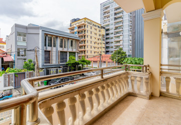 4 Bedroom Villa For Rent - BKK1, Phnom Penh thumbnail