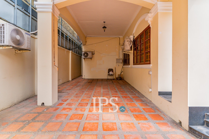 4 Bedroom Villa For Rent - BKK1, Phnom Penh