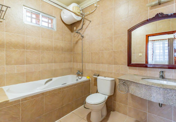 4 Bedroom Villa For Rent - BKK1, Phnom Penh thumbnail