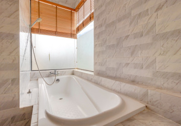 1 Bedroom Apartment For Rent - Svay Dangkum, Siem Reap thumbnail