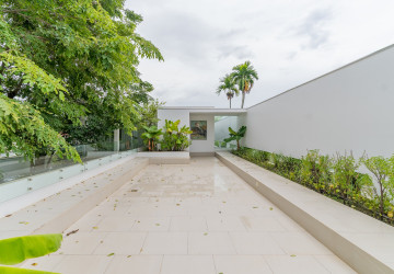 5 Bedroom Holiday Home For Rent - Koh Krabei, Phnom Penh thumbnail