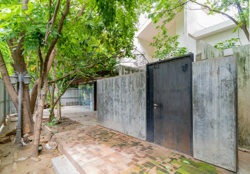 600 Sqm Corner Commercial Space For Rent - BKK1, Phnom Penh thumbnail