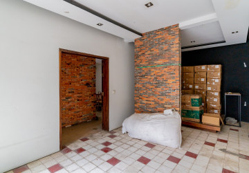 600 Sqm Corner Commercial Space For Rent - BKK1, Phnom Penh thumbnail