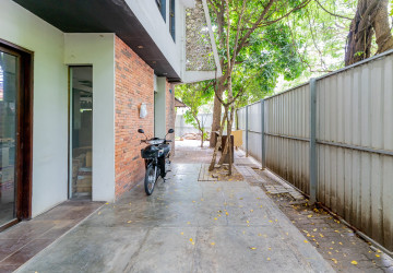 600 Sqm Corner Commercial Space For Rent - BKK1, Phnom Penh thumbnail