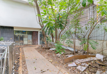 600 Sqm Corner Commercial Space For Rent - BKK1, Phnom Penh thumbnail