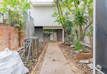 600 Sqm Corner Commercial Space For Rent - BKK1, Phnom Penh thumbnail
