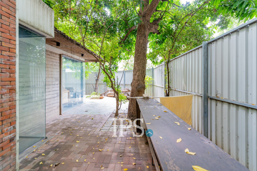 600 Sqm Corner Commercial Space For Rent - BKK1, Phnom Penh