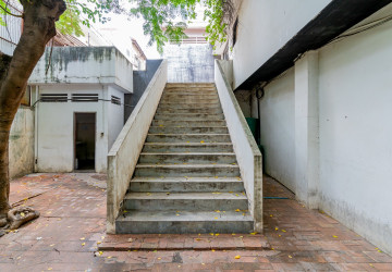 600 Sqm Corner Commercial Space For Rent - BKK1, Phnom Penh thumbnail