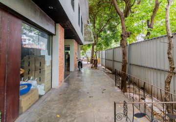 600 Sqm Corner Commercial Space For Rent - BKK1, Phnom Penh thumbnail