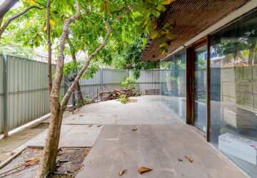 600 Sqm Corner Commercial Space For Rent - BKK1, Phnom Penh thumbnail