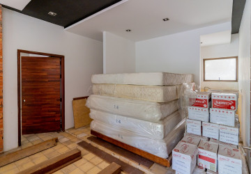 600 Sqm Corner Commercial Space For Rent - BKK1, Phnom Penh thumbnail