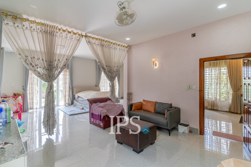 5 Bedroom Townhouse For Rent - Ta Khmau, Phnom Penh