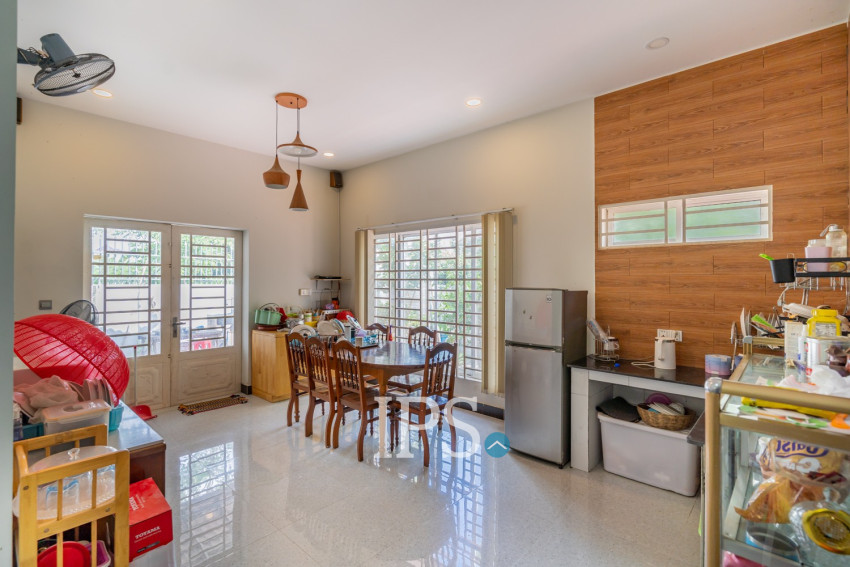 5 Bedroom Townhouse For Rent - Ta Khmau, Phnom Penh