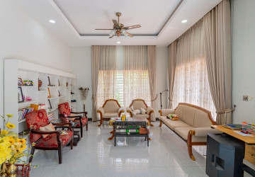 5 Bedroom Townhouse For Rent - Ta Khmau, Phnom Penh thumbnail