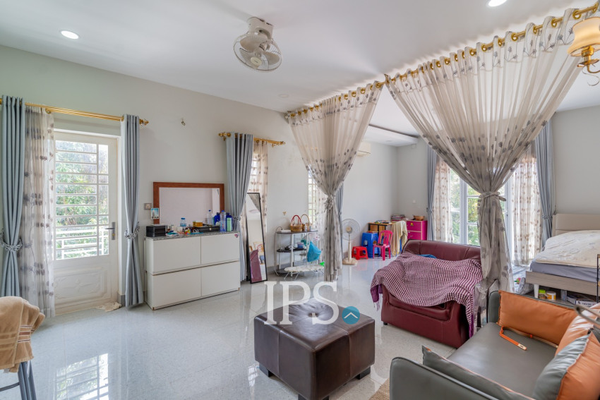 5 Bedroom Townhouse For Rent - Ta Khmau, Phnom Penh